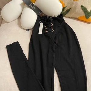 I am in Vacation, will ship on Dec. Are you am I STRIKE LEGGING